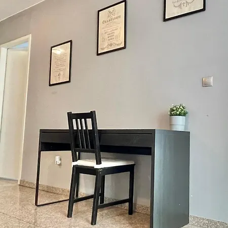 Apartment слънчев с балкон до болница света