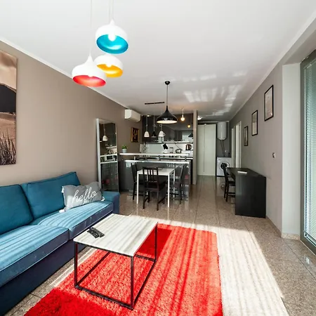 Apartment слънчев с балкон до болница света