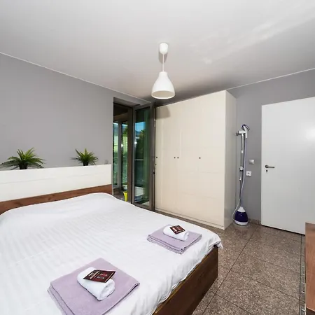 слънчев с балкон до болница света Apartment Sofia