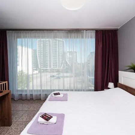 слънчев с балкон до болница света Apartment