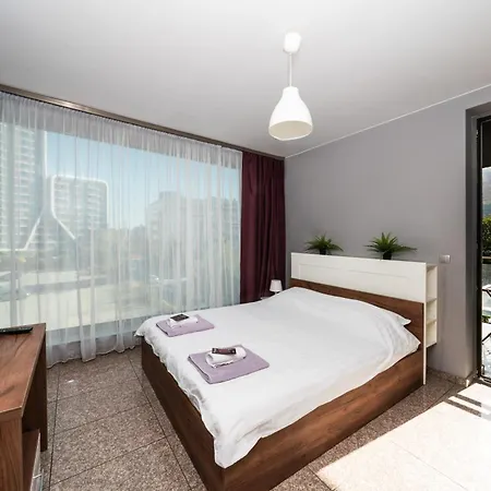 Apartment слънчев с балкон до болница света *