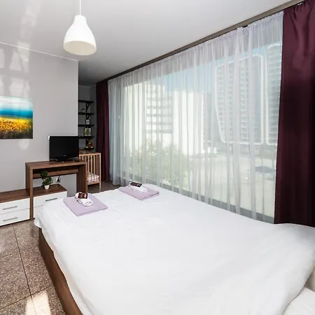 Apartment слънчев с балкон до болница света