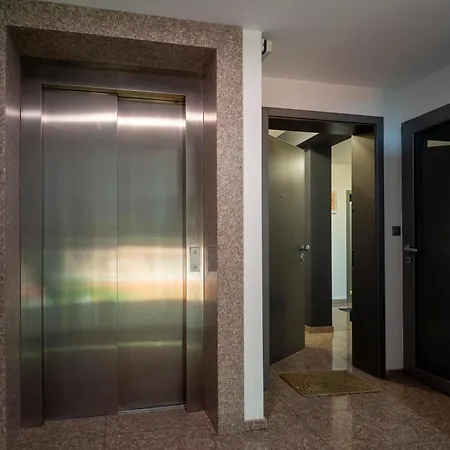 Apartment слънчев с балкон до болница света Sofia
